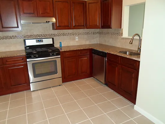 Sold by Manhattan Network Inc. | media 1