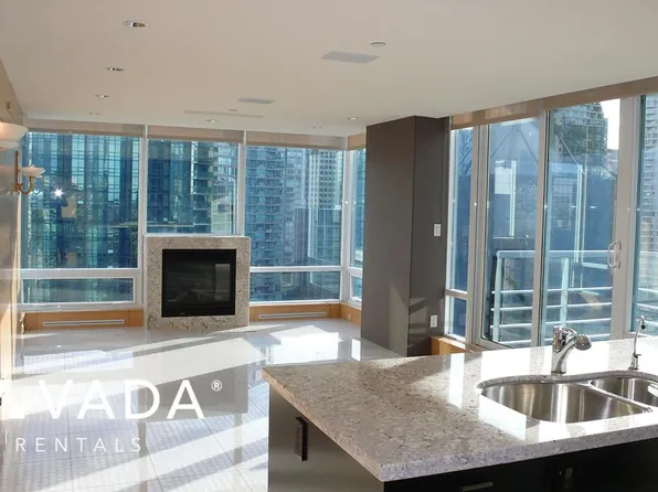 590 Nicola St #2304, Vancouver, BC V6G 3J8