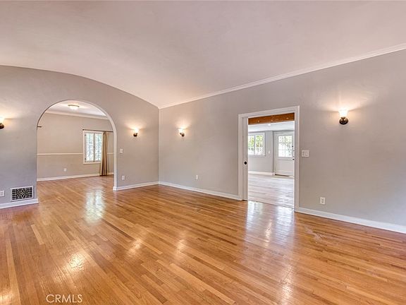5th image of 1096 Armada Dr