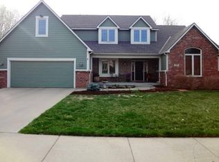 1018 Oak Tree Dr, Lawrence, KS 66049