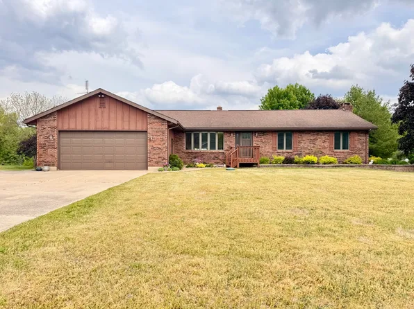 758 Marine Dr, Dixon, IL 61021