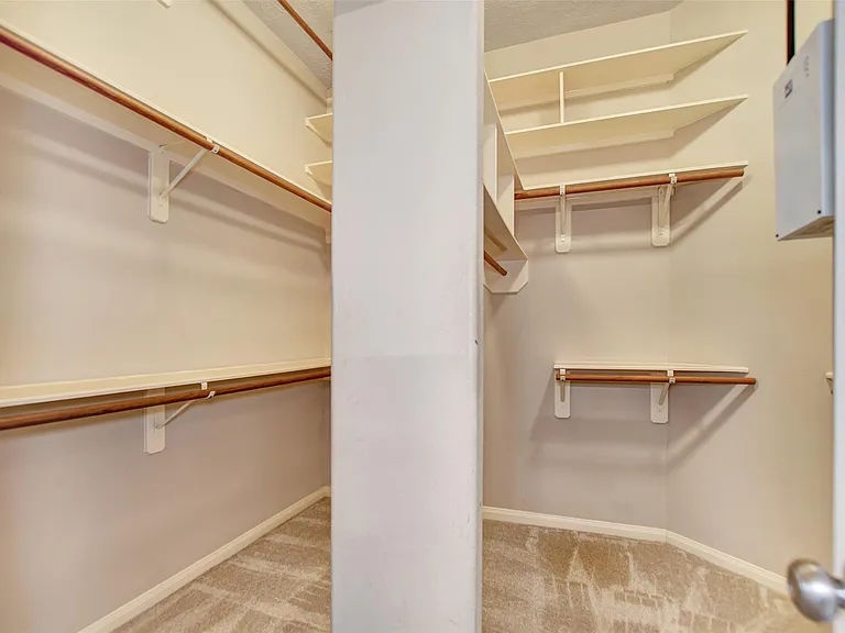 1110 Parkhaven Ln — Photo 32