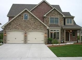 10290 Windsor Pl, Munster, IN 46321