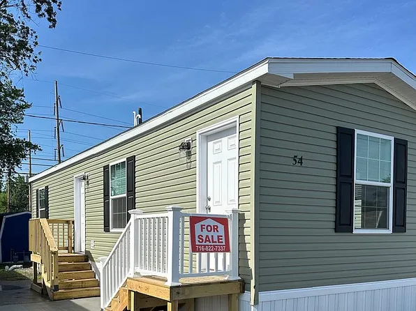 54 Shamrock Dr, Lackawanna, NY 14218