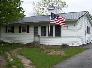 48 Greenlea Rd, Honeoye Falls, NY 14472