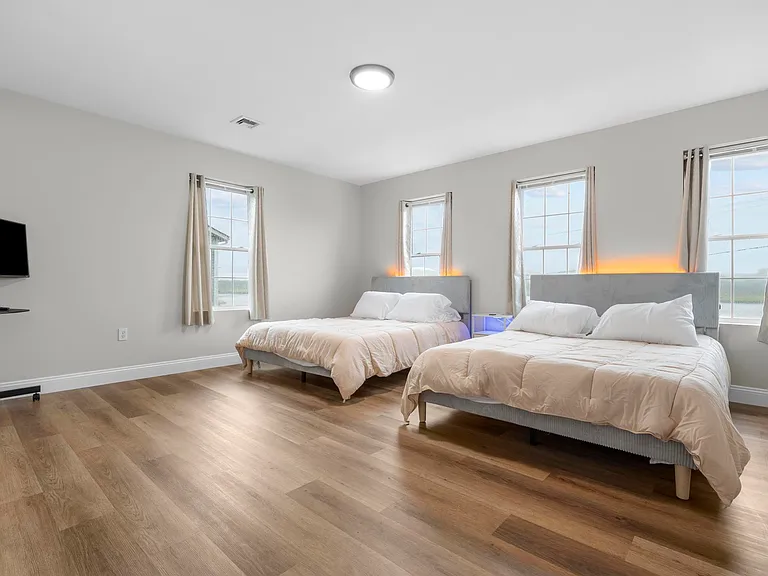342 Front St #2 — Photo 36