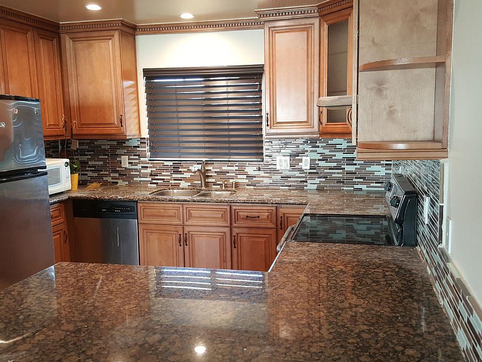 1st image of 834 6th St Unit 303