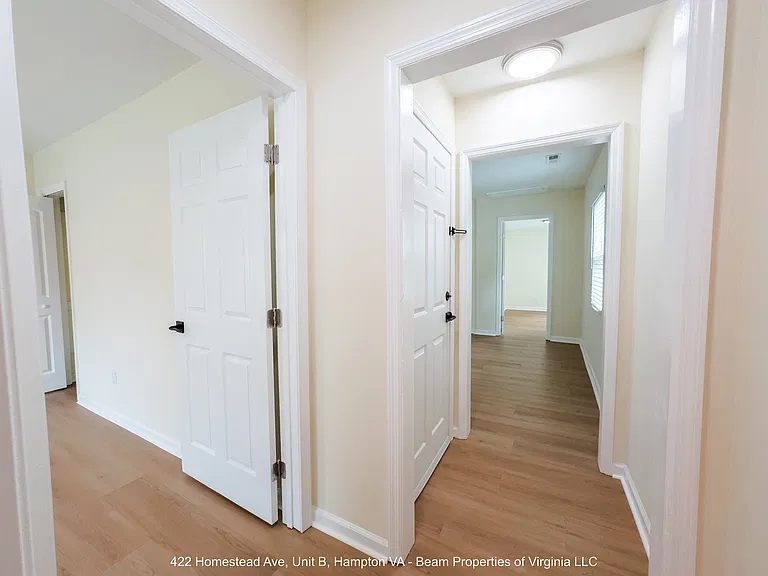 422 Homestead Ave #B — Photo 9