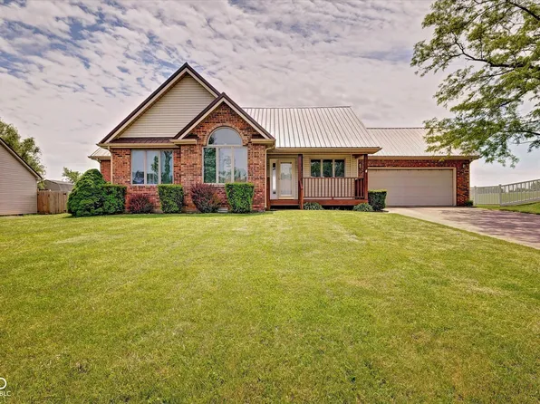 1019 Zona Dr, Rushville, IN 46173