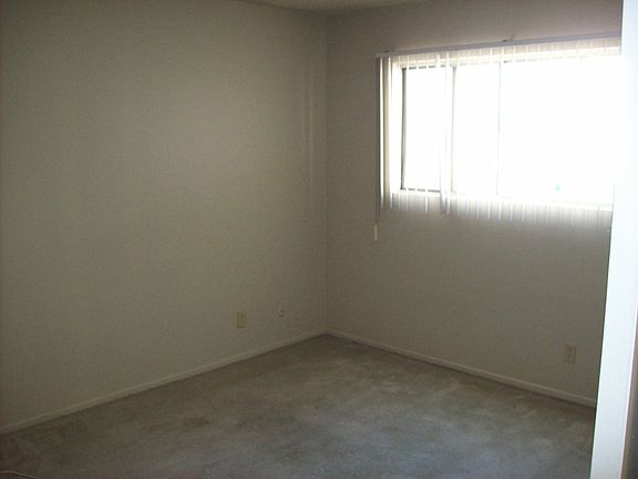 2nd image of 1681 Amberwood Dr APT 107