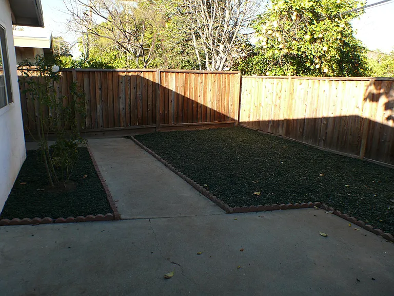 Spacious private yard - View 2