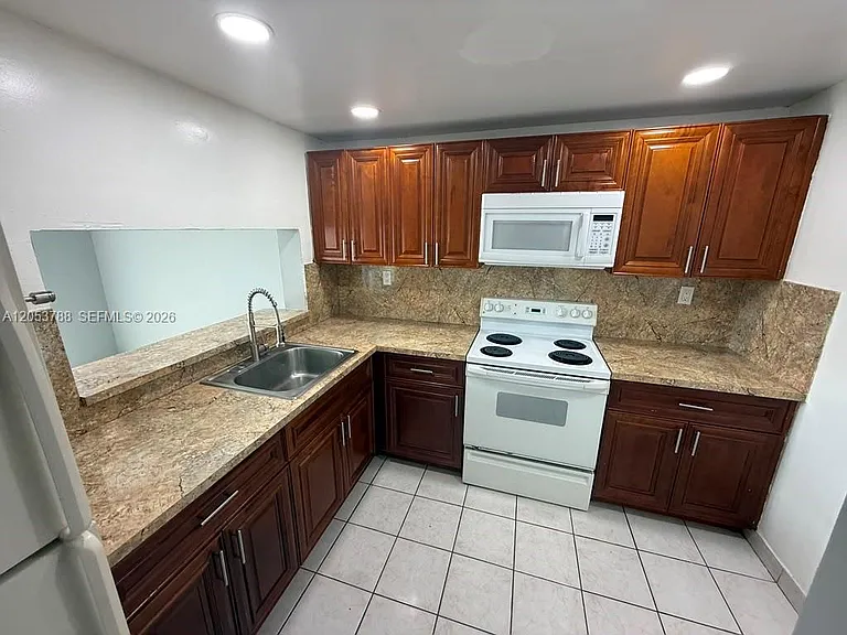 11780 SW 18th St #521-2 — Photo 2