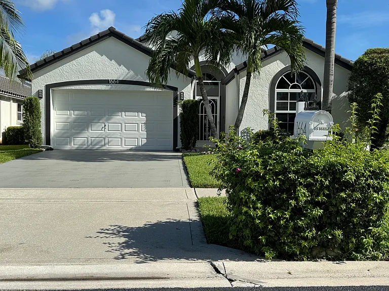 1664 Oak Berry Cir — Photo 4