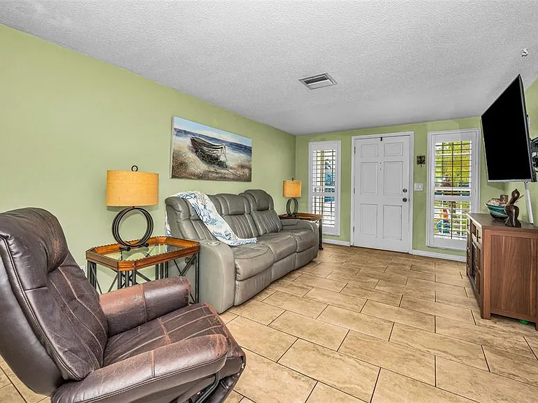 1000 Crane Ct — Photo 10