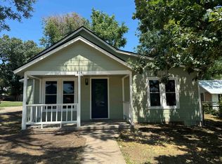 814 W Cave Springs Ave, El Dorado, KS 67042