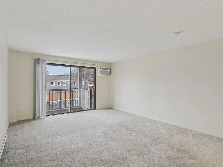 Sunny studio apartment