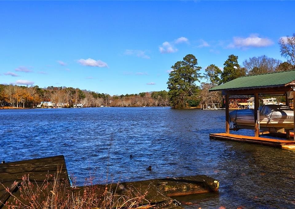 1st image of 8568 Lake Dr