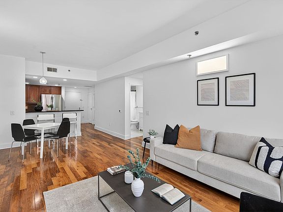 2nd image of 800 Jackson St APT 510