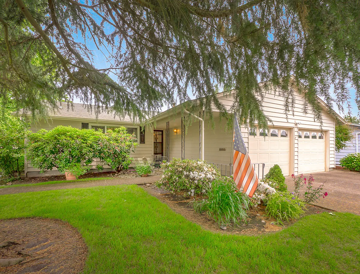 515 N Cascade Dr photo 1