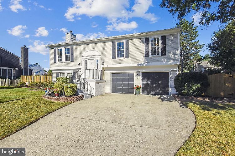 1st image of 1632 Hiddenbrook Dr