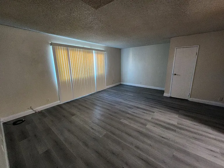 225 E Foster Ave #2 — Photo 5
