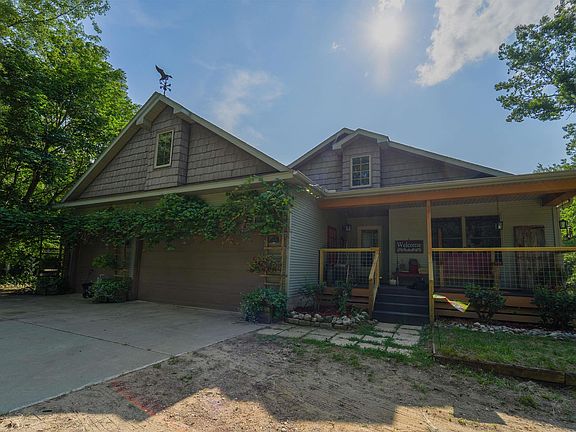3rd image of 2253 Miller Dr