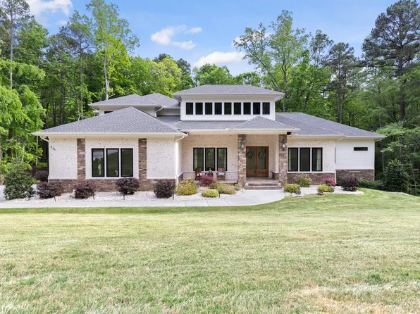425 Ocoee Falls Dr, Chapel Hill, NC 27517