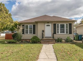 6305 Stratford Dr, Parma Heights, OH 44130