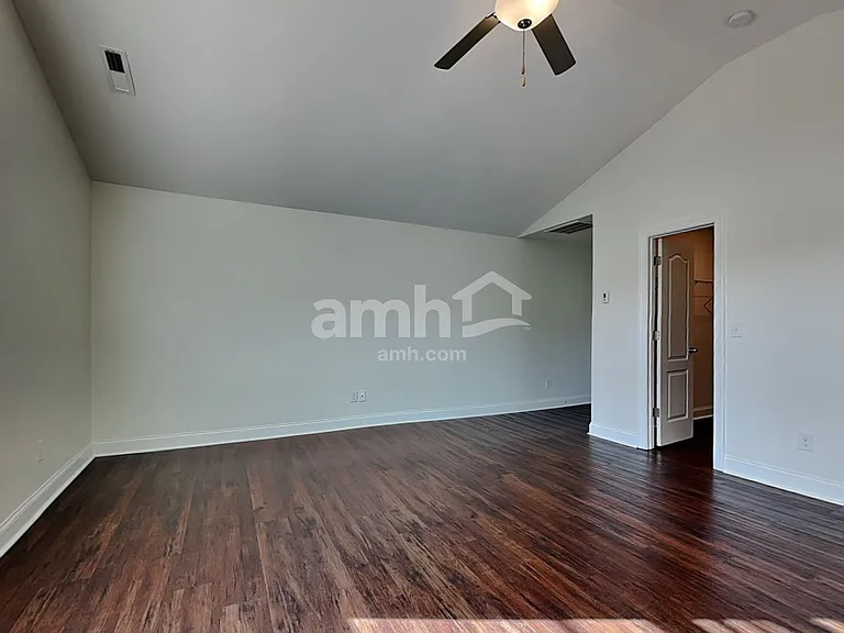 515 McMillan Ln — Photo 10