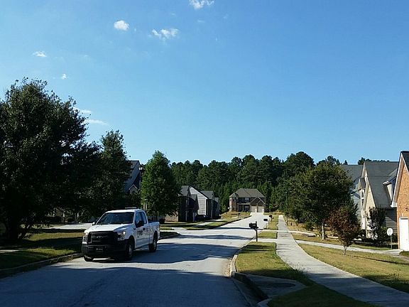 5th image of 4586 Browns Mill Ln