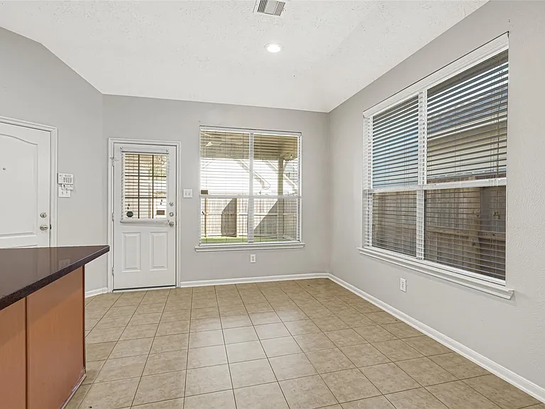 17255 Lafayette Hollow Ln — Photo 5