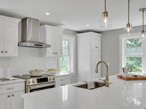 956 Waltham St, Lexington, MA 02421