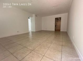 10046 Twin Lakes Dr, Pompano Beach, FL 33071