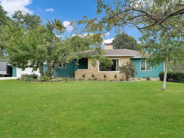 4006 Rownd St, Cedar Falls, IA 50613