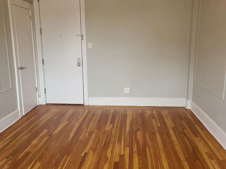 1144 E Grand St #302A — Photo 2