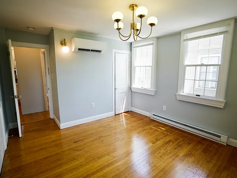 405 Benefit St #2F — Photo 11