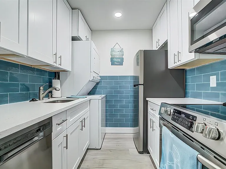 161 Medallion Blvd #E — Photo 15