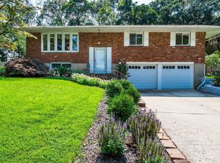 12 Hampton St, Hauppauge, NY 11788