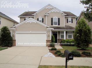 209 Larktree Ln, Fuquay Varina, NC 27526