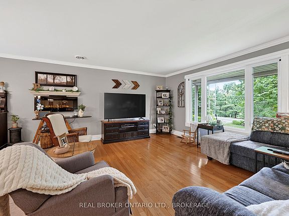 4th image of 5121 Brunet Rd