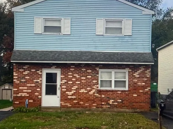 521 Corinthian Ave, Essington, PA 19029