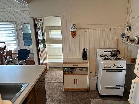 5th image of 21334 N Park Dr