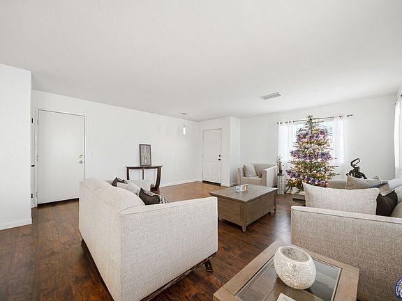 5th image of 147 Sunnyside Ct
