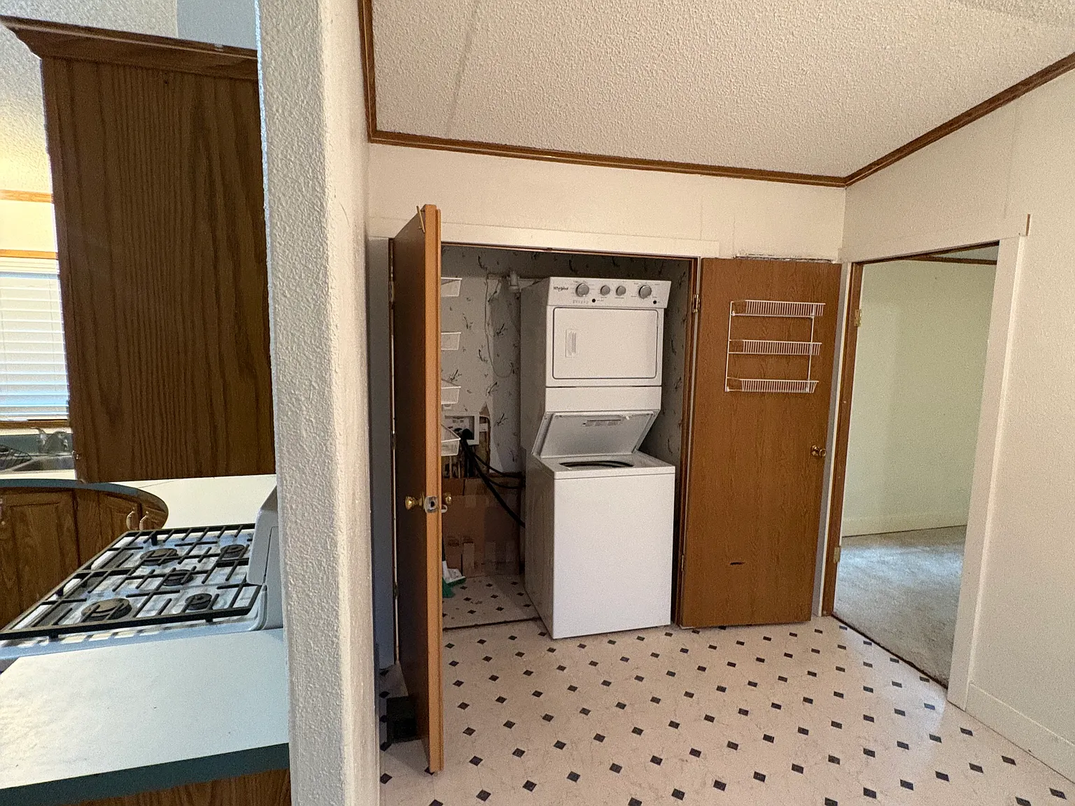 3 bed, 1400 sqft, $1,500 — Photo 3