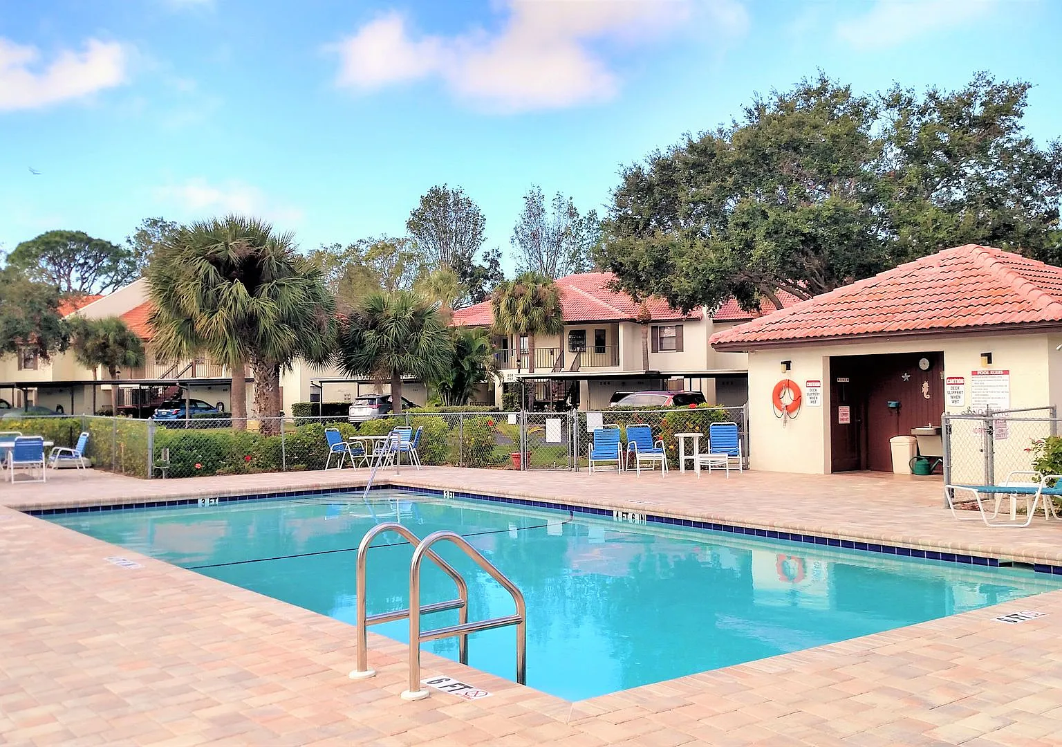 Seasonal Short-Term First Floor 2-Bedroom 2-Bathroom Condo located in Englewood! — Photo 2
