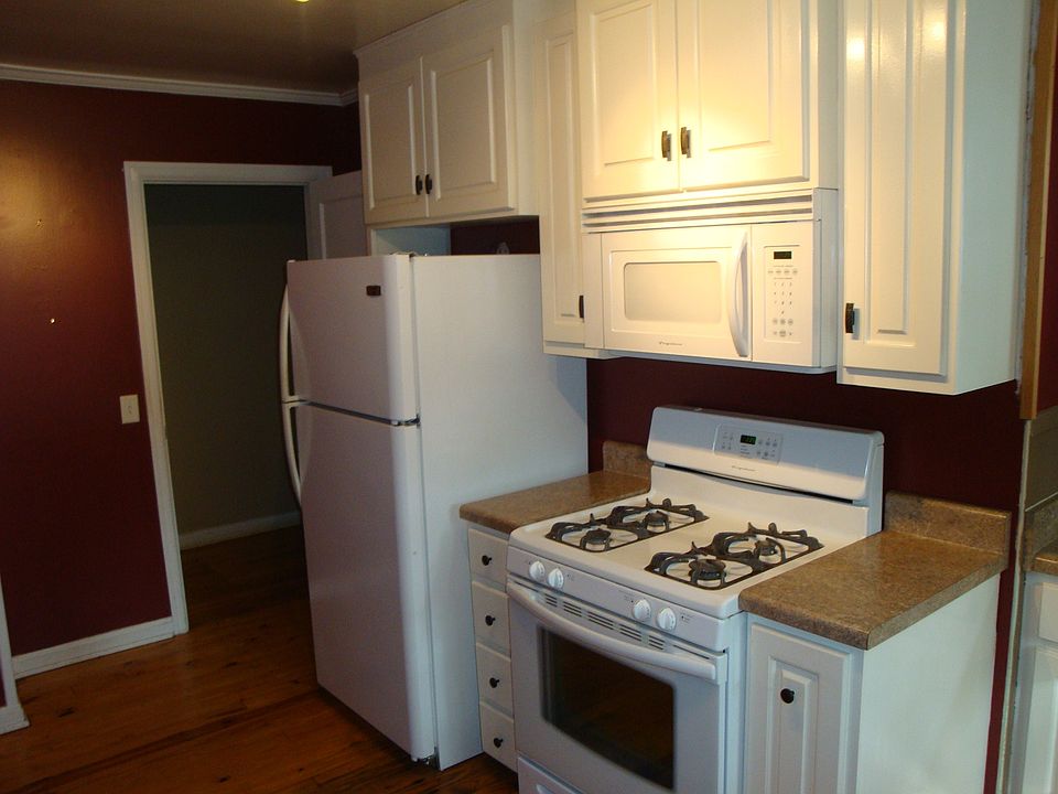2nd image of 1803 Clark St