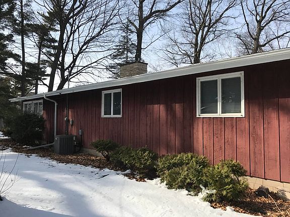 4th image of 1683 Forest Glen Dr.