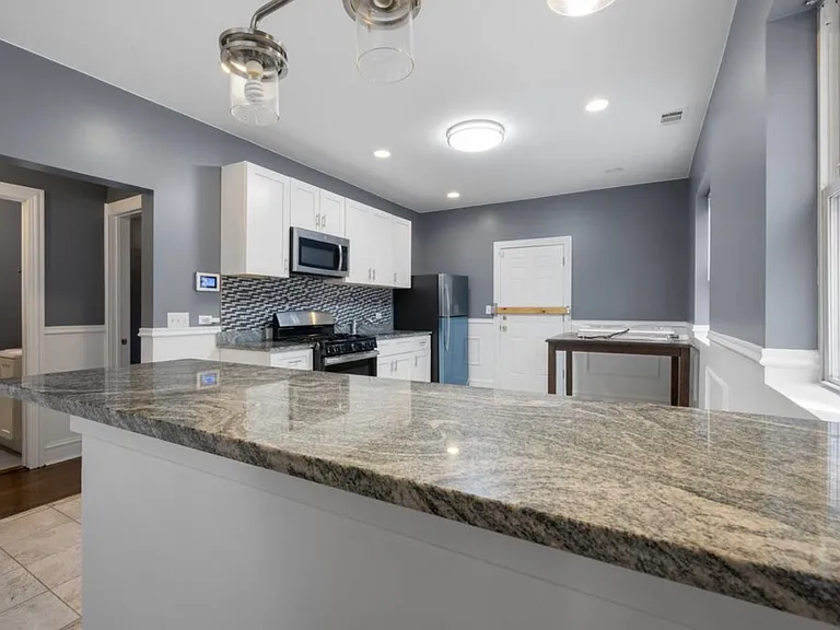 8222 S Maryland Ave #3 — Photo 3