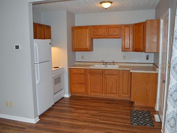 2nd image of 13391 Hawthorn Rd NE