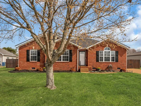 115 Irish Oaks Dr, Portland, TN 37148